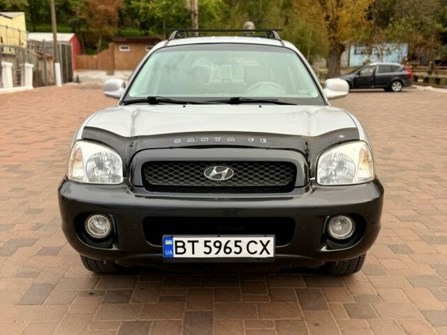 Серый Хендай Санта Фе, объемом двигателя 3.5 л и пробегом 319 тыс. км за 5300 $, фото 1 на Automoto.ua
