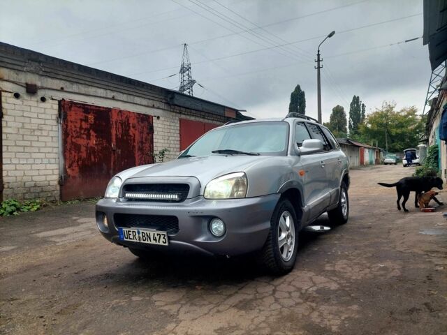 Сірий Хендай Санта Фе, об'ємом двигуна 2 л та пробігом 300 тис. км за 2450 $, фото 1 на Automoto.ua