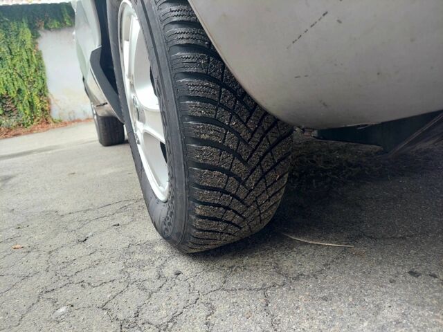 Сірий Хендай Санта Фе, об'ємом двигуна 2 л та пробігом 300 тис. км за 2450 $, фото 7 на Automoto.ua