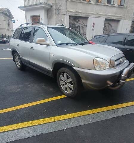 Сірий Хендай Санта Фе, об'ємом двигуна 1.99 л та пробігом 270 тис. км за 6300 $, фото 5 на Automoto.ua