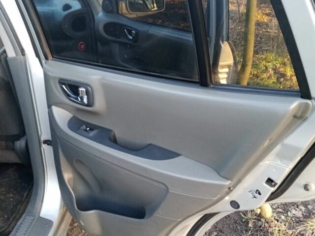 Сірий Хендай Санта Фе, об'ємом двигуна 2.4 л та пробігом 270 тис. км за 6300 $, фото 10 на Automoto.ua