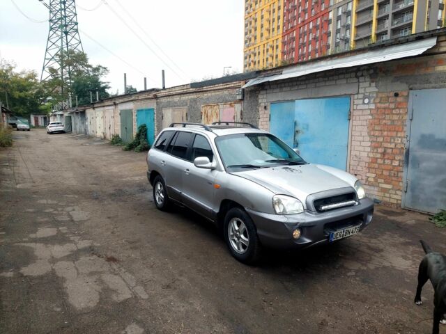 Сірий Хендай Санта Фе, об'ємом двигуна 2 л та пробігом 300 тис. км за 2450 $, фото 2 на Automoto.ua