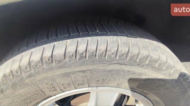 Серый Хендай Санта Фе, объемом двигателя 2 л и пробегом 294 тыс. км за 5700 $, фото 14 на Automoto.ua