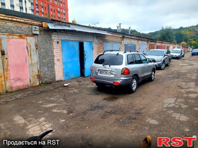 Сірий Хендай Санта Фе, об'ємом двигуна 2 л та пробігом 300 тис. км за 2450 $, фото 2 на Automoto.ua