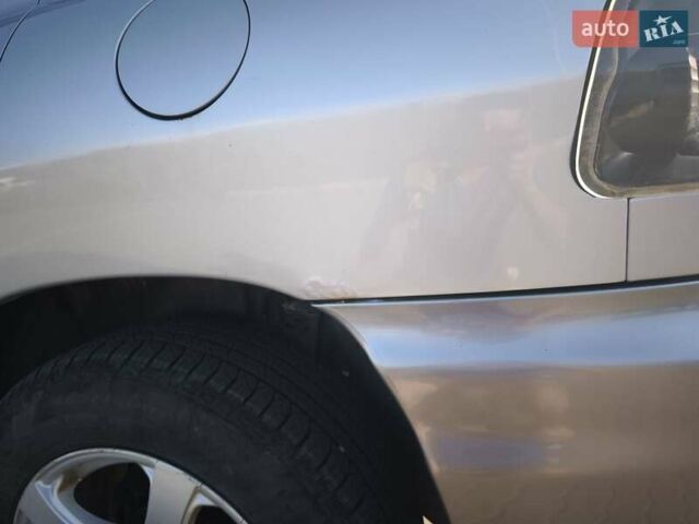 Сірий Хендай Санта Фе, об'ємом двигуна 2.35 л та пробігом 275 тис. км за 5500 $, фото 1 на Automoto.ua