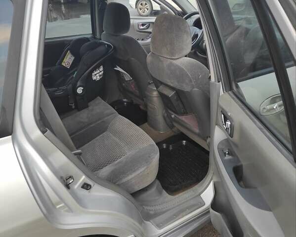 Серый Хендай Санта Фе, объемом двигателя 2 л и пробегом 289 тыс. км за 4900 $, фото 17 на Automoto.ua