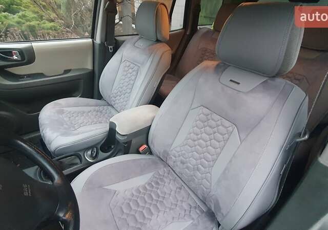 Сірий Хендай Санта Фе, об'ємом двигуна 1.99 л та пробігом 270 тис. км за 6300 $, фото 9 на Automoto.ua