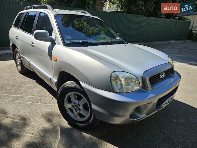 Серый Хендай Санта Фе, объемом двигателя 1.99 л и пробегом 214 тыс. км за 5300 $, фото 2 на Automoto.ua