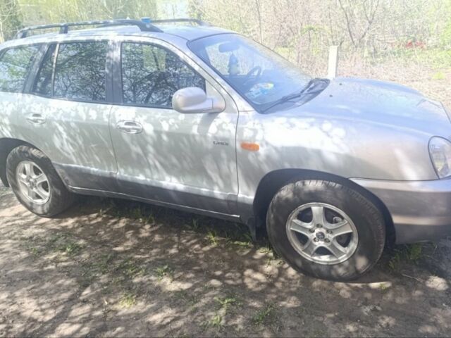 Сірий Хендай Санта Фе, об'ємом двигуна 2 л та пробігом 304 тис. км за 3452 $, фото 5 на Automoto.ua