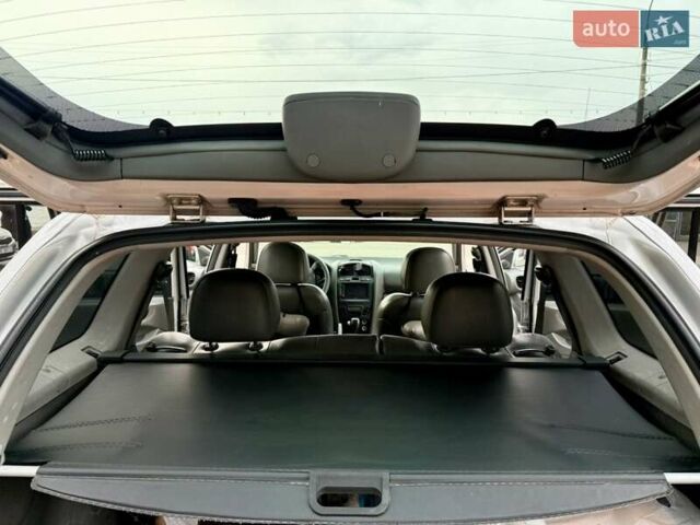 Серый Хендай Санта Фе, объемом двигателя 3.49 л и пробегом 319 тыс. км за 5300 $, фото 18 на Automoto.ua