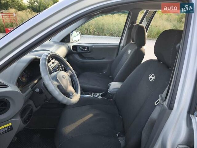 Сірий Хендай Санта Фе, об'ємом двигуна 2.35 л та пробігом 275 тис. км за 5500 $, фото 17 на Automoto.ua