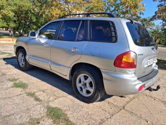 Сірий Хендай Санта Фе, об'ємом двигуна 2.4 л та пробігом 240 тис. км за 4300 $, фото 5 на Automoto.ua