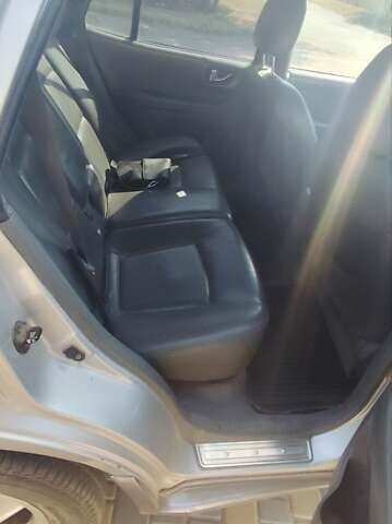 Серый Хендай Санта Фе, объемом двигателя 2 л и пробегом 294 тыс. км за 5700 $, фото 2 на Automoto.ua