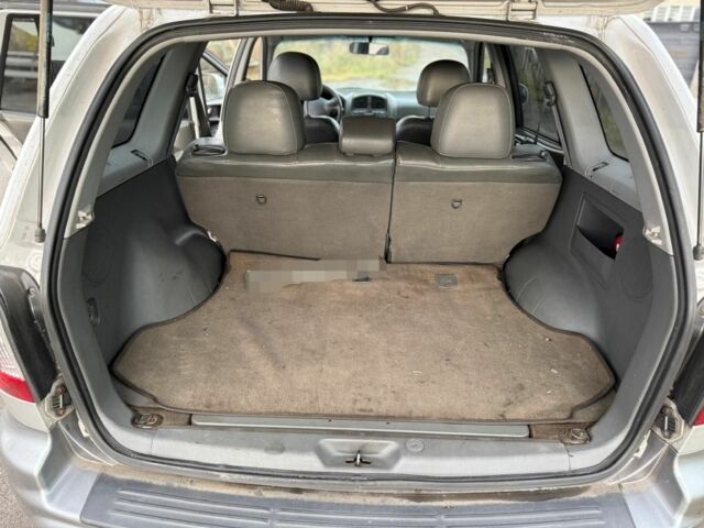 Серый Хендай Санта Фе, объемом двигателя 2 л и пробегом 200 тыс. км за 3200 $, фото 5 на Automoto.ua