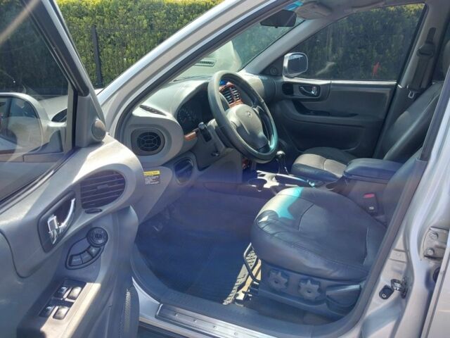 Сірий Хендай Санта Фе, об'ємом двигуна 2 л та пробігом 250 тис. км за 5950 $, фото 2 на Automoto.ua