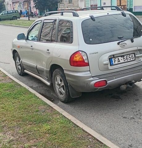 Сірий Хендай Санта Фе, об'ємом двигуна 2 л та пробігом 200 тис. км за 3809 $, фото 4 на Automoto.ua