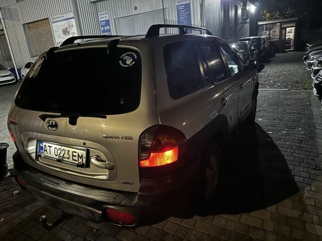 Серый Хендай Санта Фе, объемом двигателя 2 л и пробегом 220 тыс. км за 4200 $, фото 1 на Automoto.ua