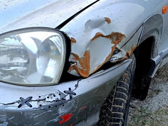 Серый Хендай Санта Фе, объемом двигателя 0 л и пробегом 276 тыс. км за 4157 $, фото 4 на Automoto.ua