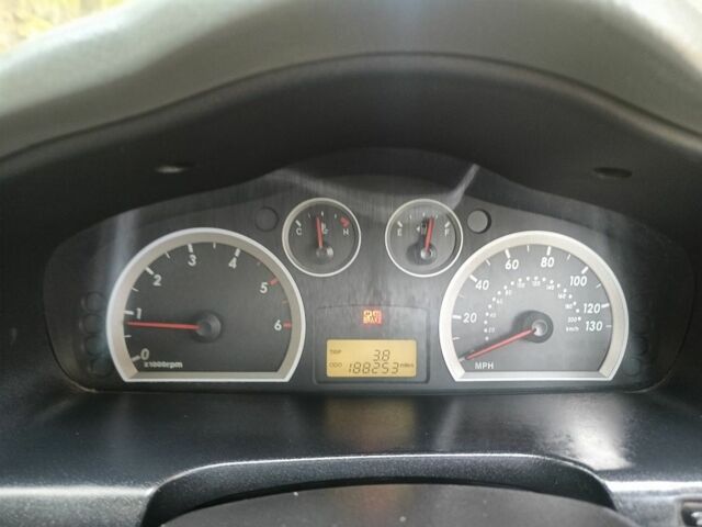 Серый Хендай Санта Фе, объемом двигателя 2 л и пробегом 290 тыс. км за 2650 $, фото 9 на Automoto.ua