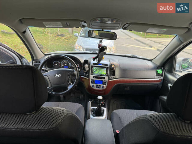 Серый Хендай Санта Фе, объемом двигателя 2.2 л и пробегом 290 тыс. км за 8700 $, фото 25 на Automoto.ua