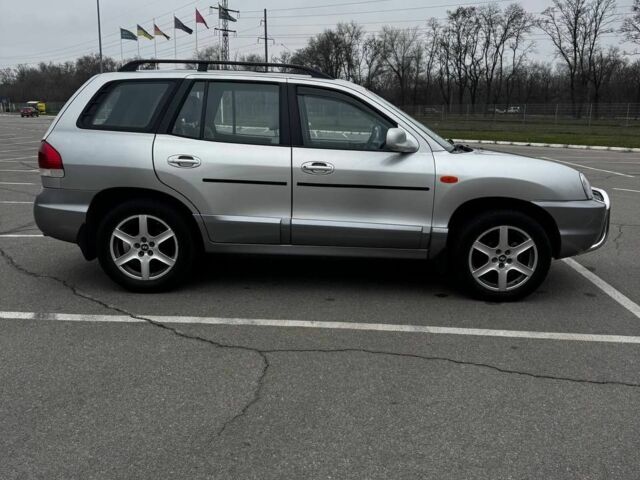 Серый Хендай Санта Фе, объемом двигателя 0 л и пробегом 221 тыс. км за 5999 $, фото 3 на Automoto.ua