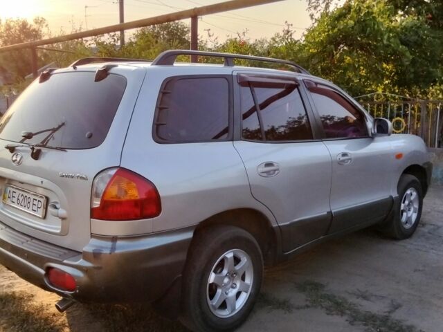 Серый Хендай Санта Фе, объемом двигателя 2 л и пробегом 231 тыс. км за 4700 $, фото 1 на Automoto.ua