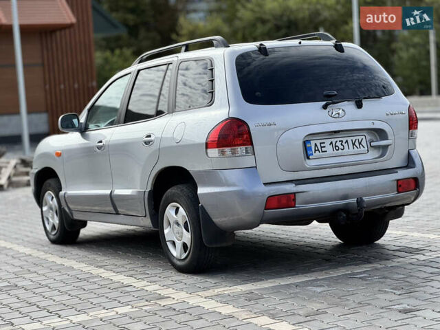 Сірий Хендай Санта Фе, об'ємом двигуна 2.4 л та пробігом 203 тис. км за 5750 $, фото 4 на Automoto.ua