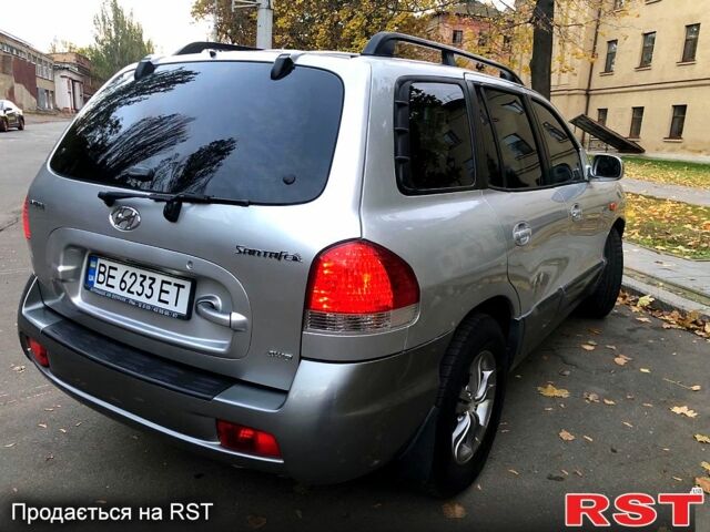 Серый Хендай Санта Фе, объемом двигателя 2 л и пробегом 278 тыс. км за 6850 $, фото 2 на Automoto.ua