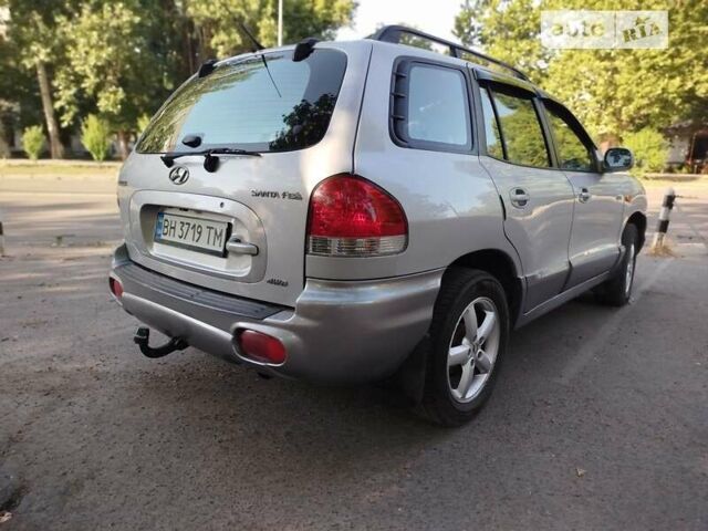 Серый Хендай Санта Фе, объемом двигателя 1.99 л и пробегом 268 тыс. км за 8000 $, фото 3 на Automoto.ua