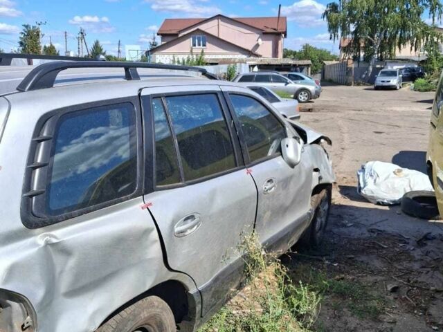 Сірий Хендай Санта Фе, об'ємом двигуна 2 л та пробігом 200 тис. км за 1500 $, фото 5 на Automoto.ua