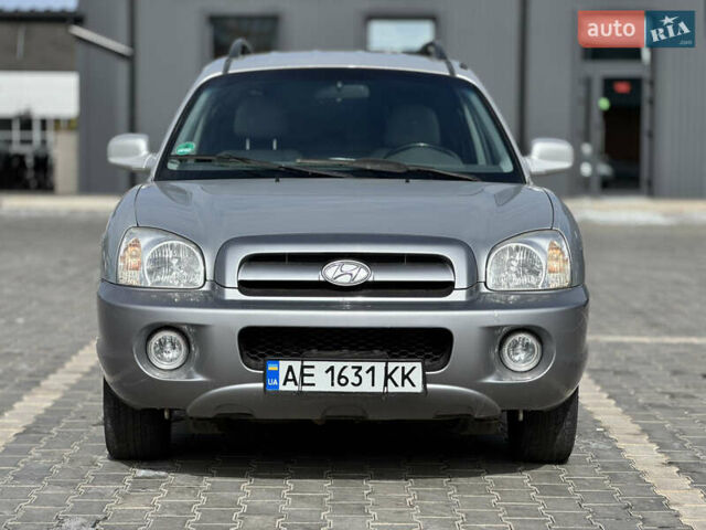 Сірий Хендай Санта Фе, об'ємом двигуна 2.4 л та пробігом 203 тис. км за 5750 $, фото 1 на Automoto.ua