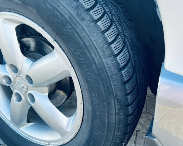 Серый Хендай Санта Фе, объемом двигателя 2.4 л и пробегом 262 тыс. км за 6900 $, фото 66 на Automoto.ua