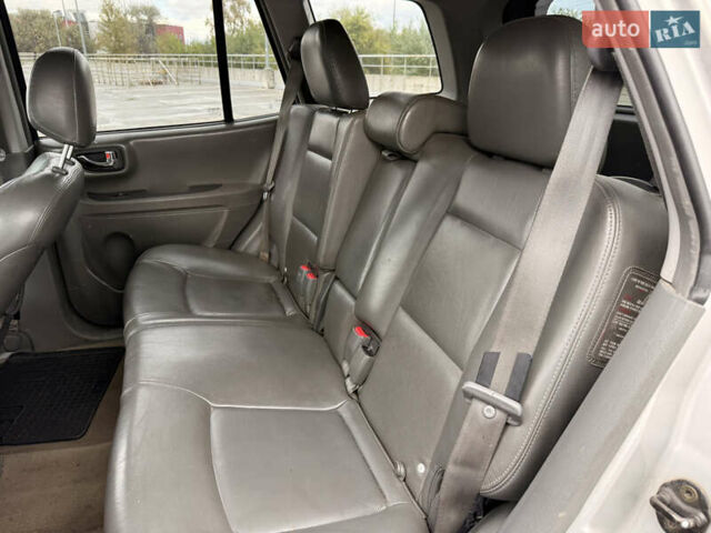 Серый Хендай Санта Фе, объемом двигателя 1.99 л и пробегом 299 тыс. км за 3999 $, фото 13 на Automoto.ua