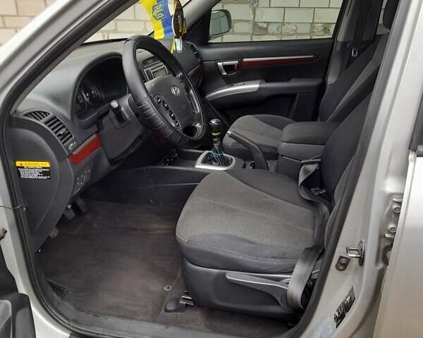 Сірий Хендай Санта Фе, об'ємом двигуна 2.2 л та пробігом 283 тис. км за 5700 $, фото 1 на Automoto.ua