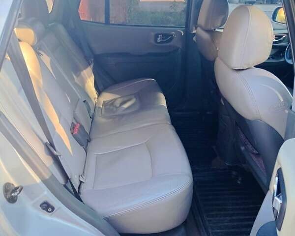 Сірий Хендай Санта Фе, об'ємом двигуна 2.35 л та пробігом 264 тис. км за 5200 $, фото 14 на Automoto.ua