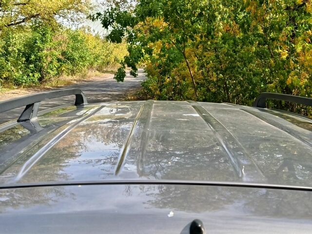 Серый Хендай Санта Фе, объемом двигателя 2 л и пробегом 263 тыс. км за 3600 $, фото 3 на Automoto.ua