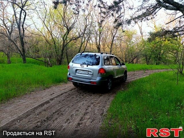 Серый Хендай Санта Фе, объемом двигателя 2.4 л и пробегом 280 тыс. км за 6800 $, фото 1 на Automoto.ua