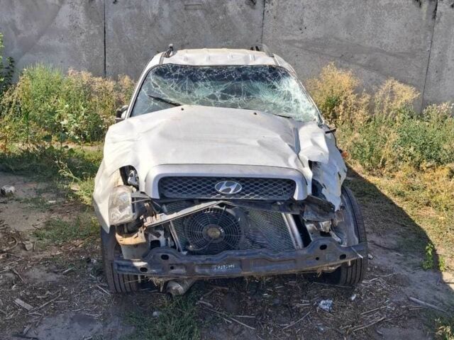 Сірий Хендай Санта Фе, об'ємом двигуна 2 л та пробігом 200 тис. км за 1500 $, фото 3 на Automoto.ua