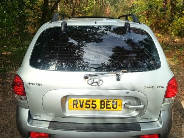 Серый Хендай Санта Фе, объемом двигателя 2 л и пробегом 290 тыс. км за 2650 $, фото 5 на Automoto.ua