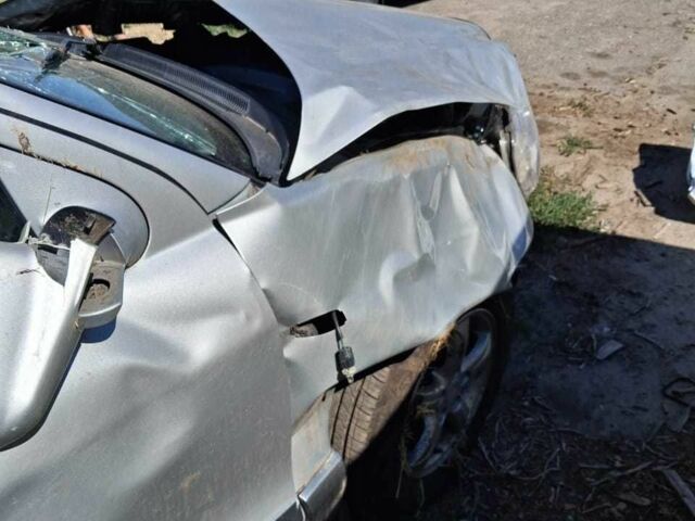 Сірий Хендай Санта Фе, об'ємом двигуна 2 л та пробігом 200 тис. км за 1500 $, фото 7 на Automoto.ua