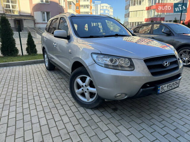Серый Хендай Санта Фе, объемом двигателя 2.2 л и пробегом 290 тыс. км за 8700 $, фото 1 на Automoto.ua