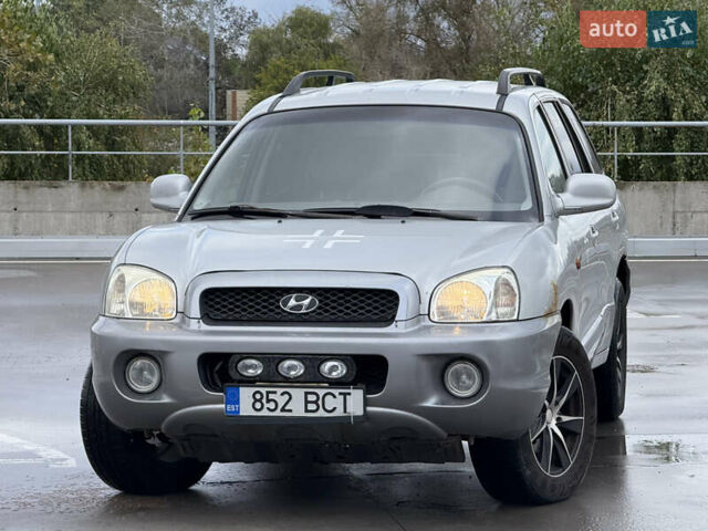 Серый Хендай Санта Фе, объемом двигателя 1.99 л и пробегом 299 тыс. км за 3999 $, фото 2 на Automoto.ua