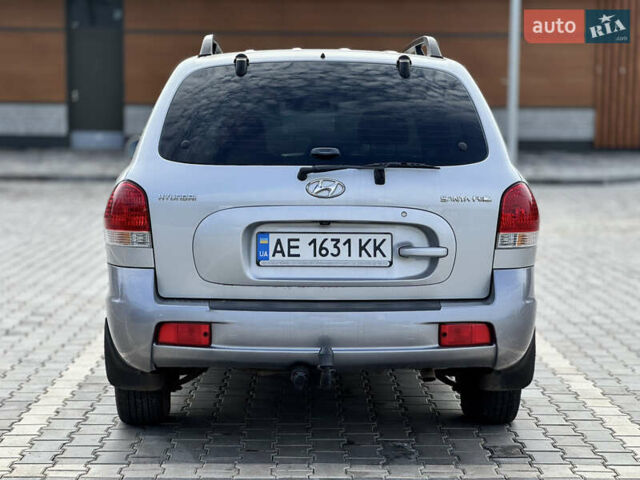 Сірий Хендай Санта Фе, об'ємом двигуна 2.4 л та пробігом 203 тис. км за 5750 $, фото 5 на Automoto.ua