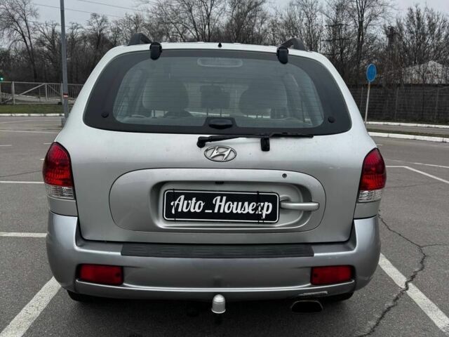 Серый Хендай Санта Фе, объемом двигателя 0 л и пробегом 221 тыс. км за 5999 $, фото 5 на Automoto.ua