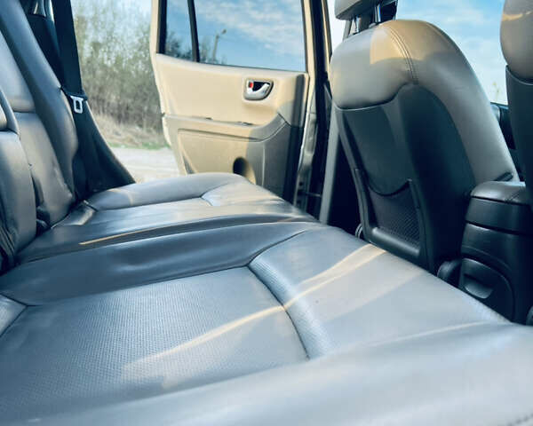 Серый Хендай Санта Фе, объемом двигателя 2.4 л и пробегом 262 тыс. км за 6900 $, фото 30 на Automoto.ua