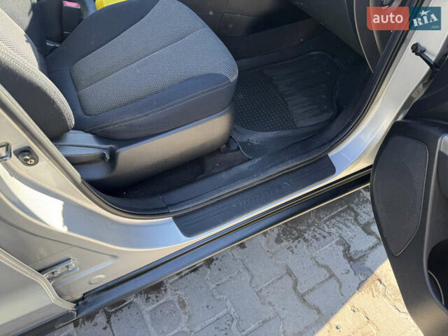 Серый Хендай Санта Фе, объемом двигателя 2.2 л и пробегом 290 тыс. км за 8700 $, фото 15 на Automoto.ua