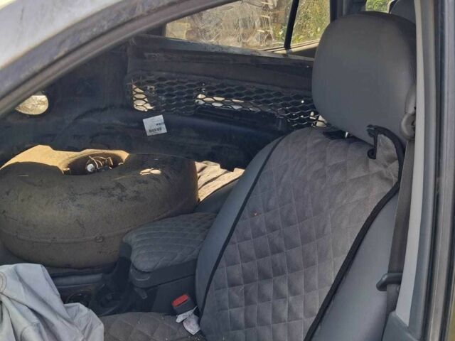 Сірий Хендай Санта Фе, об'ємом двигуна 2 л та пробігом 200 тис. км за 1500 $, фото 2 на Automoto.ua