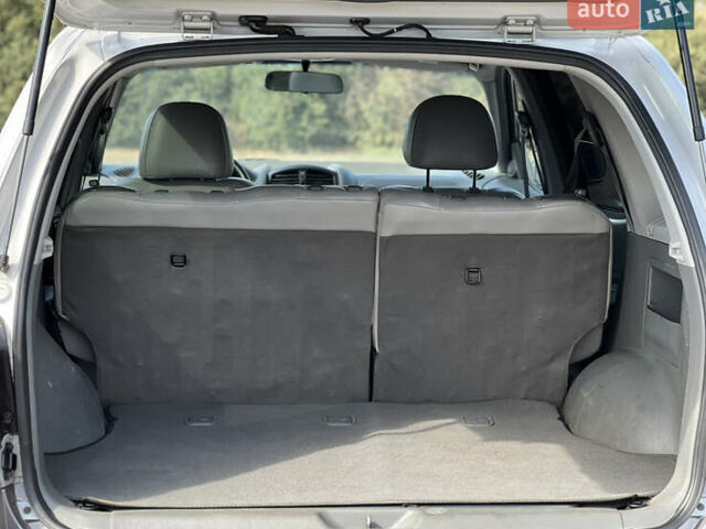 Сірий Хендай Санта Фе, об'ємом двигуна 2.4 л та пробігом 203 тис. км за 5750 $, фото 14 на Automoto.ua