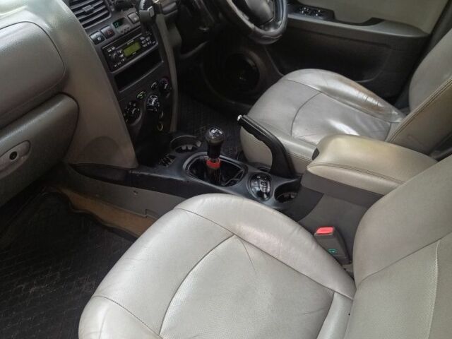 Серый Хендай Санта Фе, объемом двигателя 2 л и пробегом 290 тыс. км за 2650 $, фото 10 на Automoto.ua