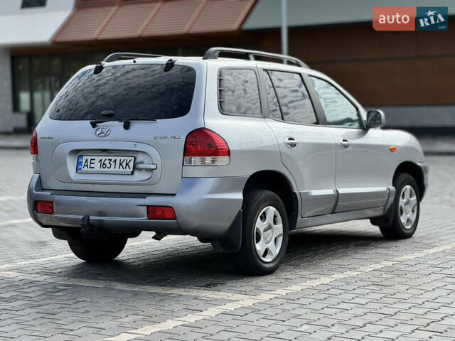 Сірий Хендай Санта Фе, об'ємом двигуна 2.4 л та пробігом 203 тис. км за 5750 $, фото 6 на Automoto.ua